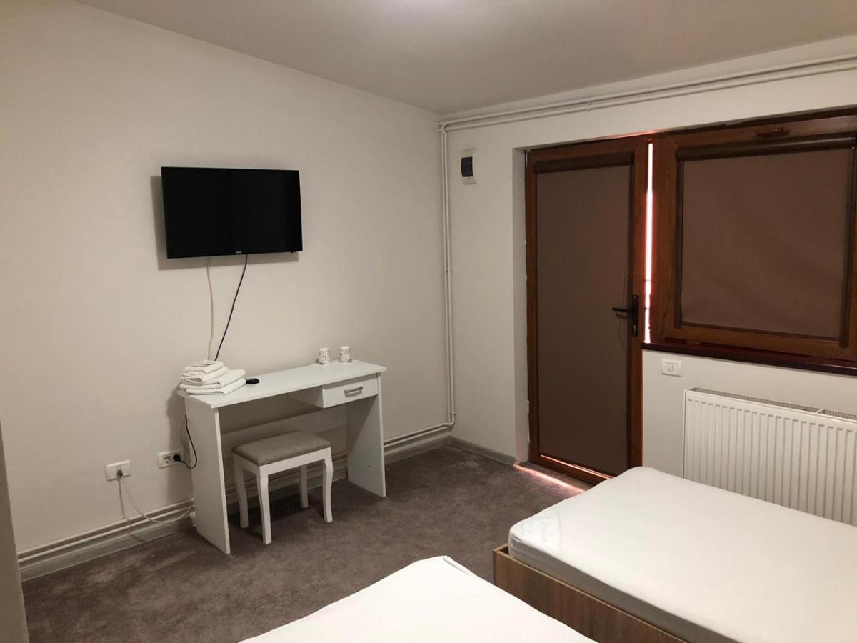 Hotel Cosmin Arad Exterior photo