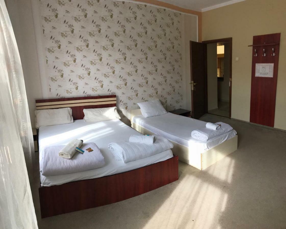 Hotel Cosmin Arad Exterior photo